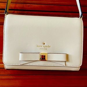 Adorable Kate Spade Cream Shoulder Bag With Bow!